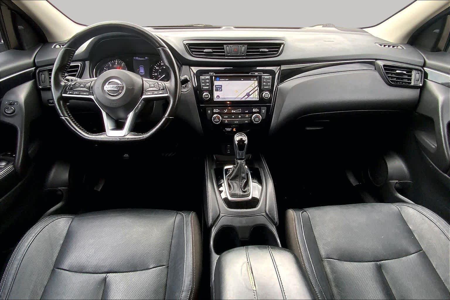 Used 2018 Gun Metallic Nissan SL image 16