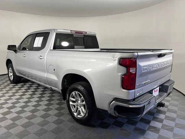Used 2022 Silver Chevrolet LT image 5
