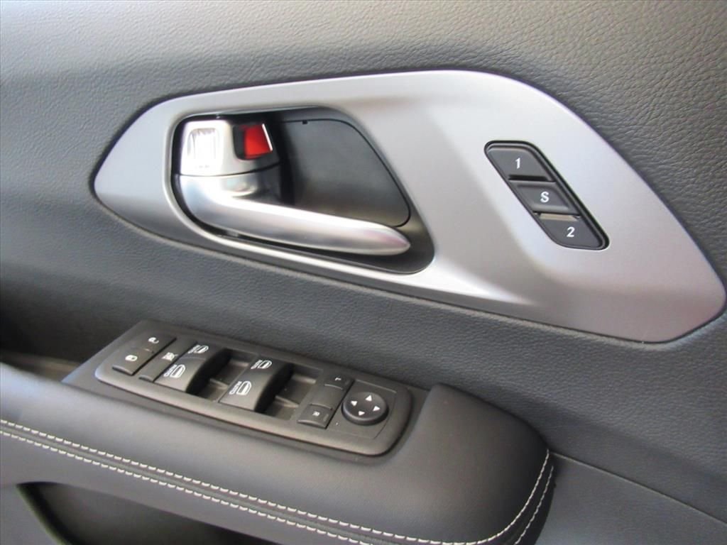 2026 Chrysler Pacifica Select - Photo 19