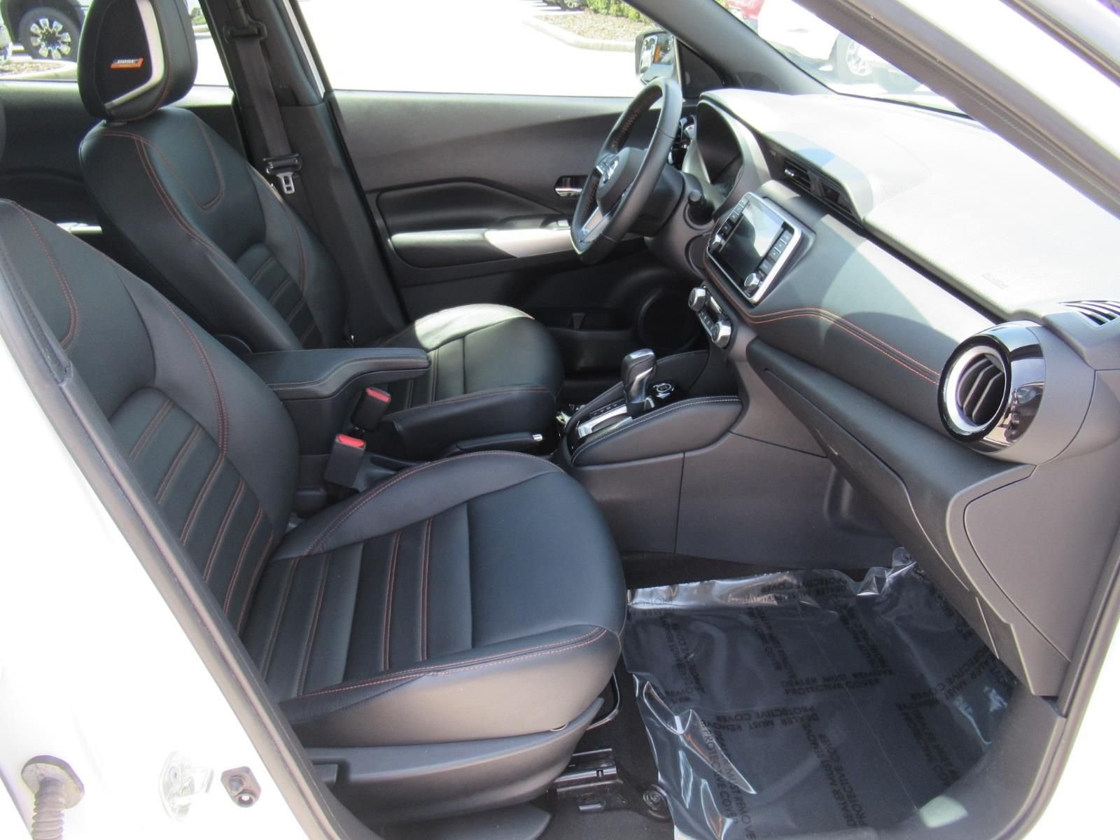 Used 2020 White Nissan SR image 11