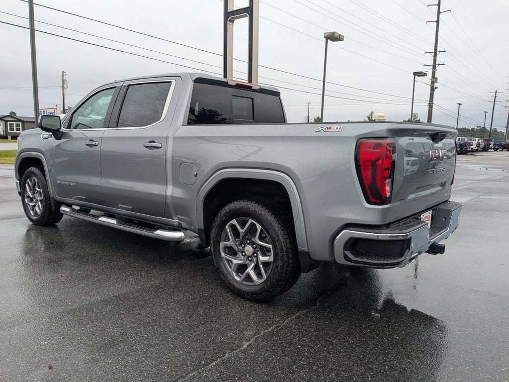 2026 GMC Sierra 1500 SLE - Photo 6