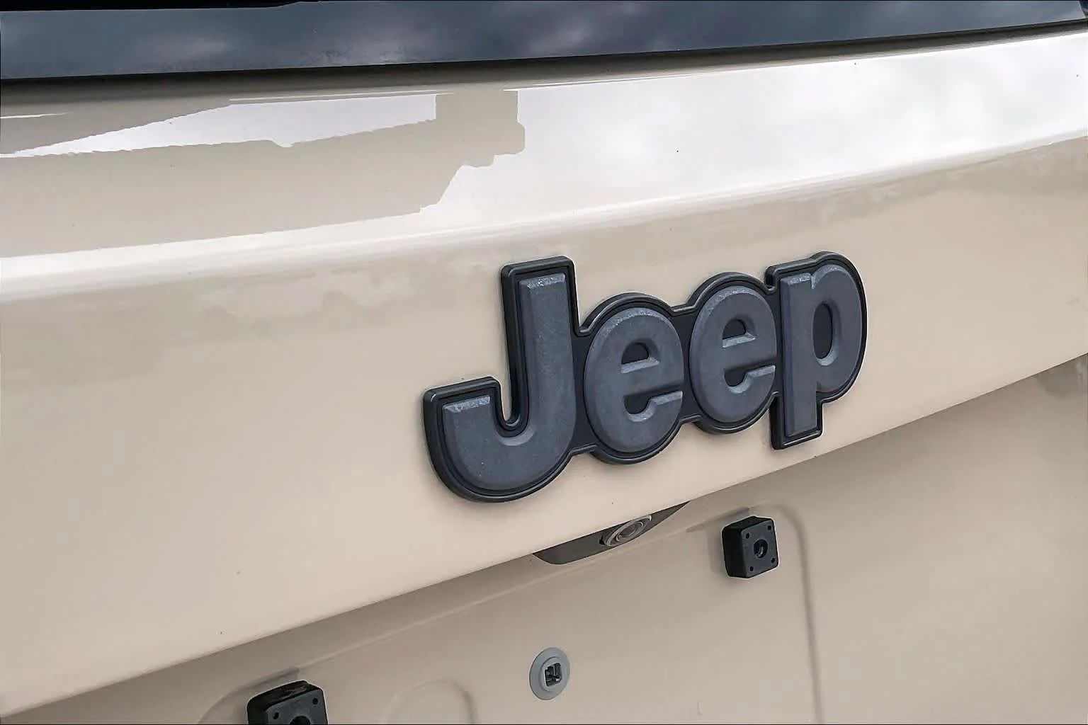 Used 2017 Mojave Sand Jeep Deserthawk image 30