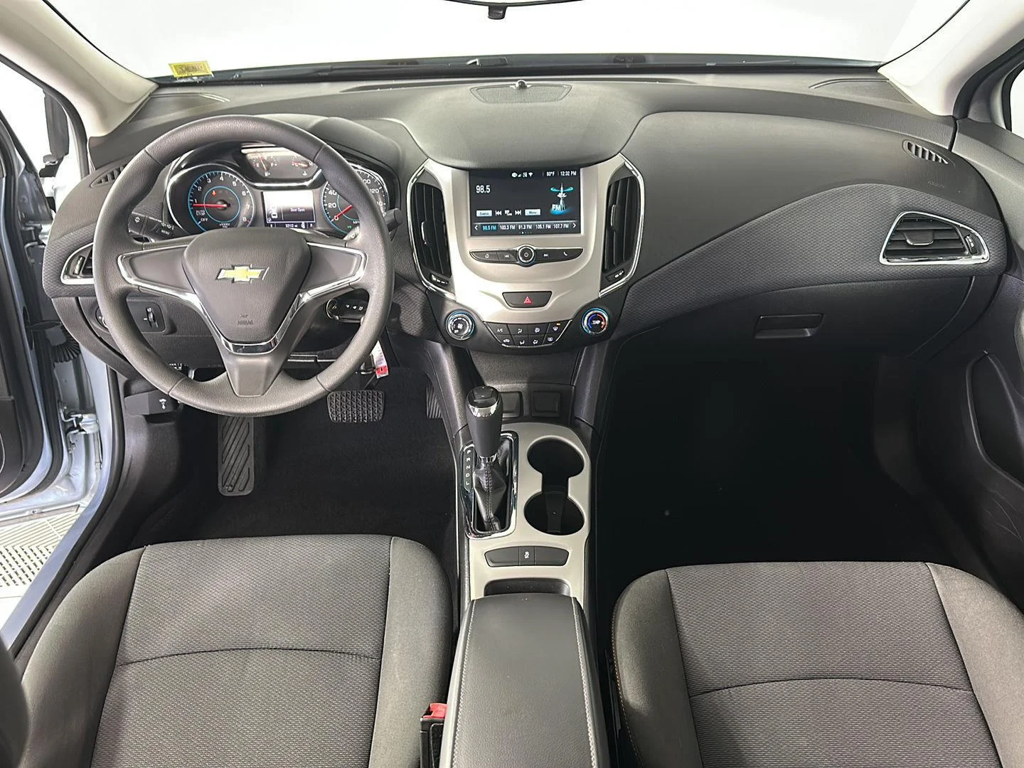 Used 2018 Arctic Blue Metallic Chevrolet LS image 19