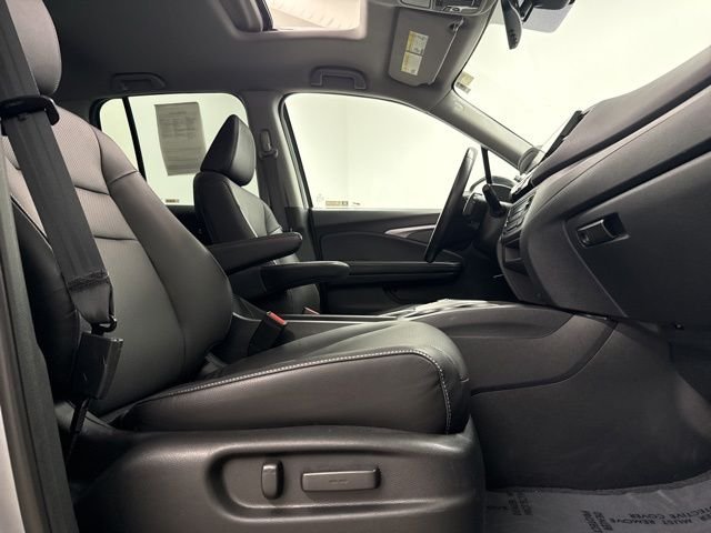 Used 2023 Silver Honda RTL image 26