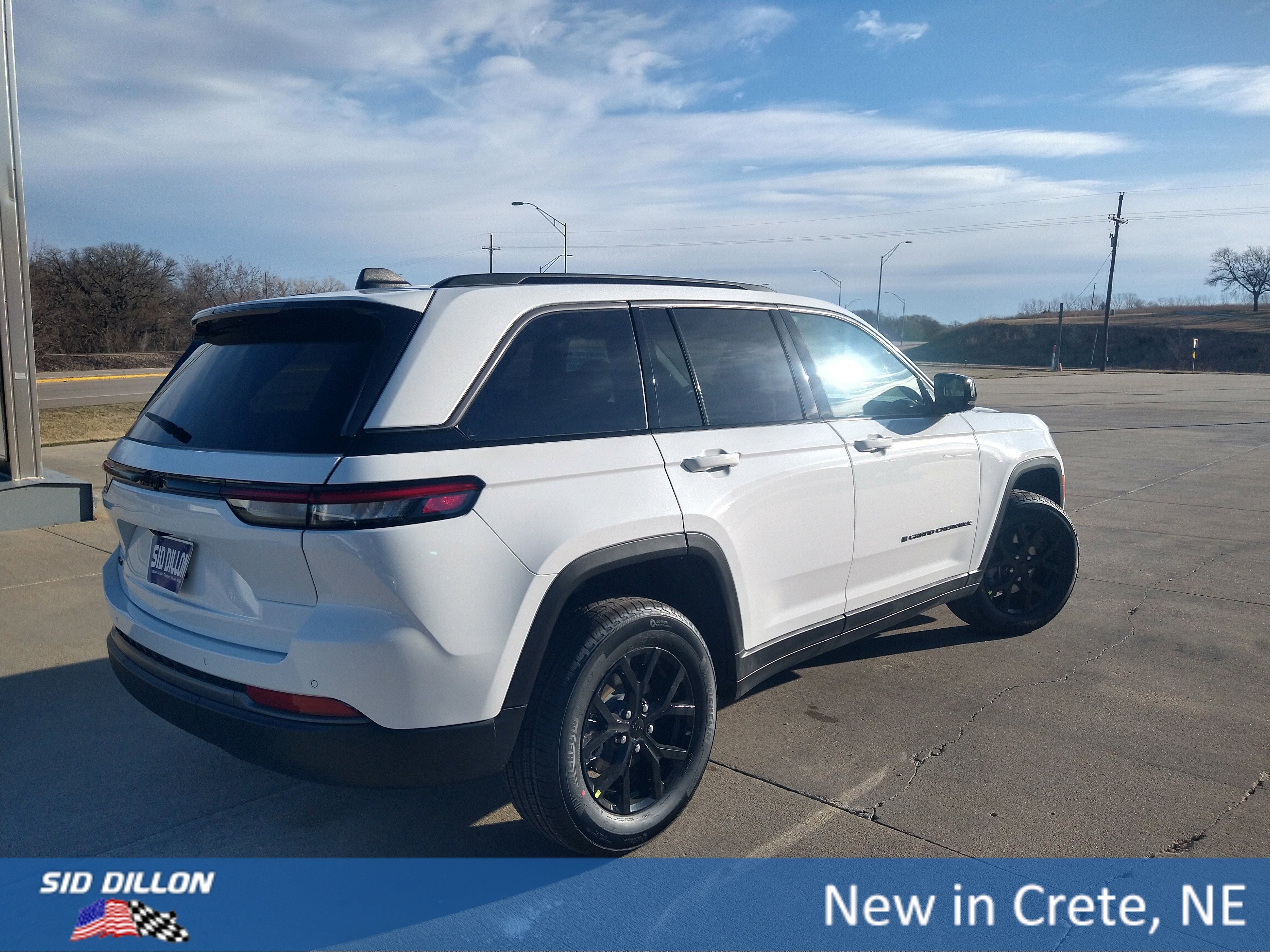 New 2026 Bright White Clearcoat Jeep Laredo Altitude image 13