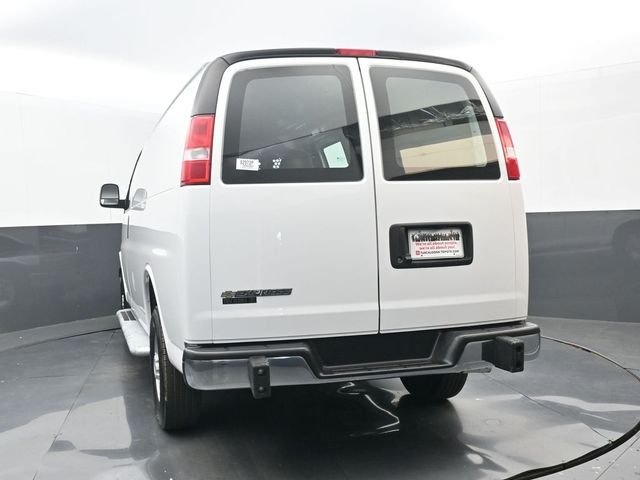 2024 Chevrolet Express Cargo Work Van - Photo 16