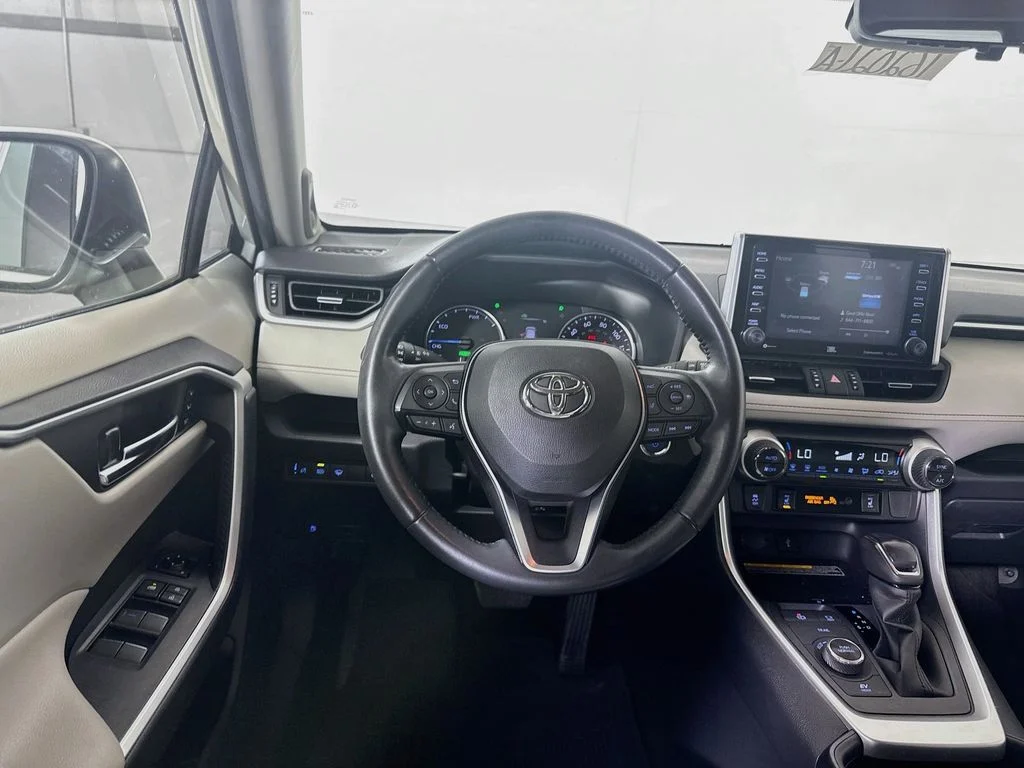 Certified Used 2021 Blizzard Pearl Toyota Hybrid XLE Premium image 22