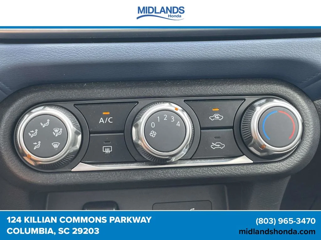 2025 Nissan Versa Sedan SV - Photo 27