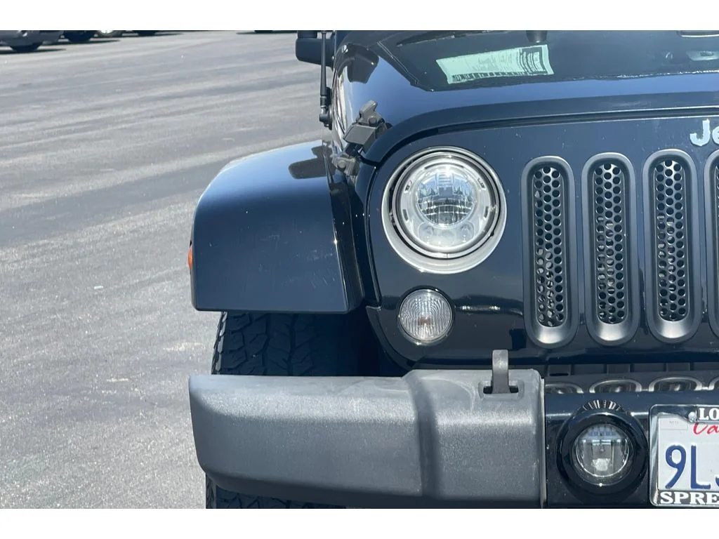 Used 2017 Black Clearcoat Jeep Sahara image 39