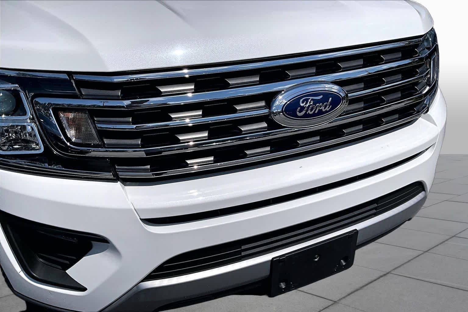 Used 2020 Star White Metallic Tri-Coat Ford XLT image 30
