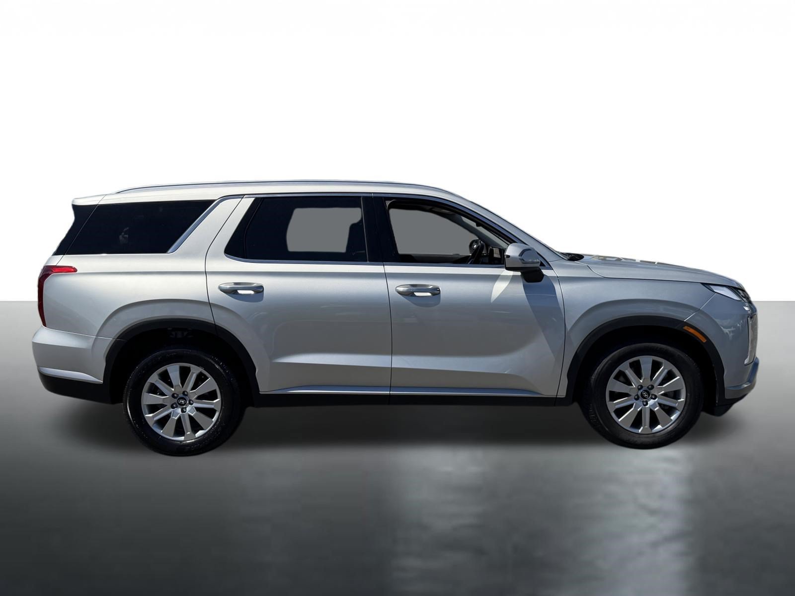 Used 2024 Typhoon Silver Hyundai SEL 7P image 9