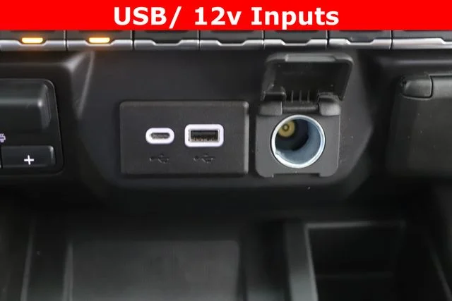 Used 2022 White Chevrolet High Country image 28