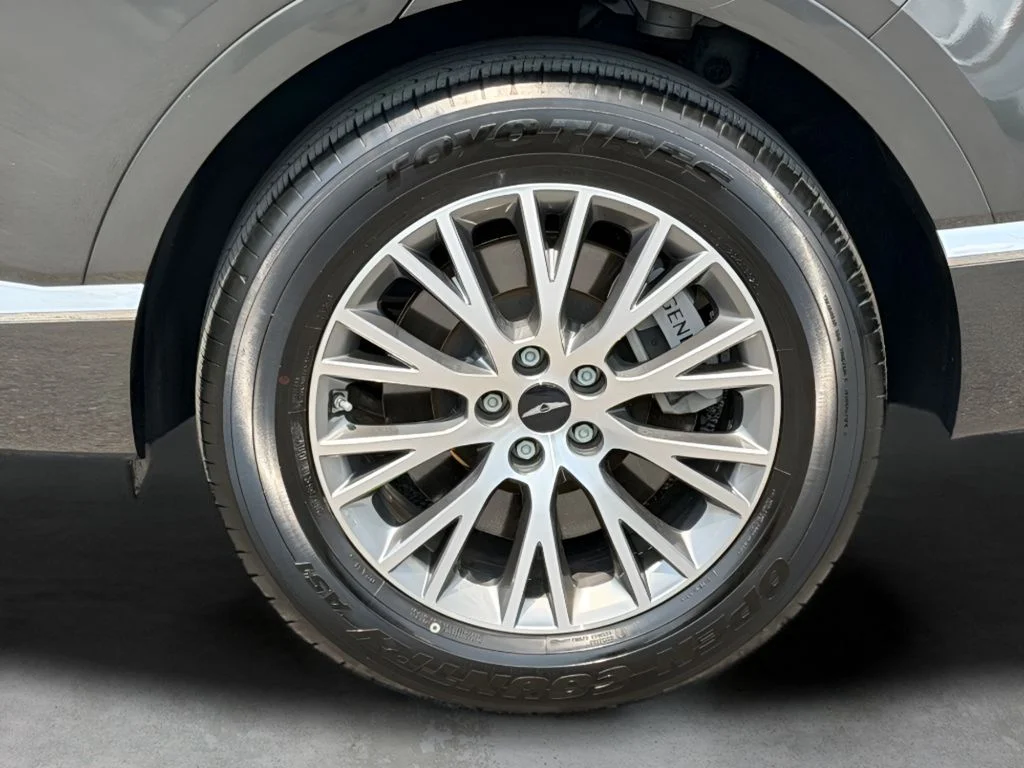 Used 2025 Gray Genesis 2.5T image 13
