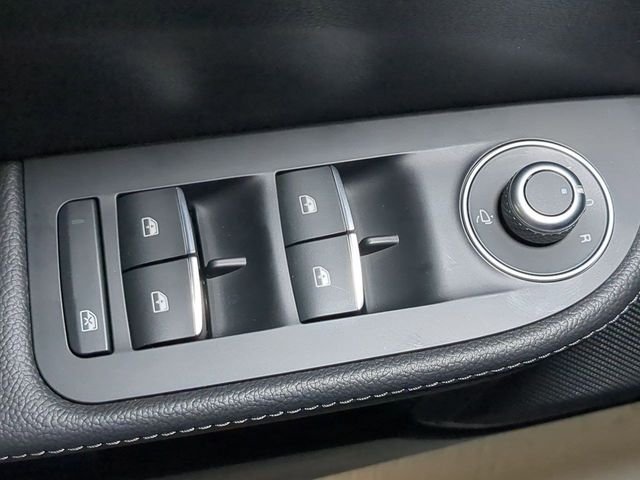 2025 Alfa Romeo Giulia Base - Photo 11