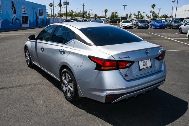 Used 2025 Silver Nissan 2.5 S image 3