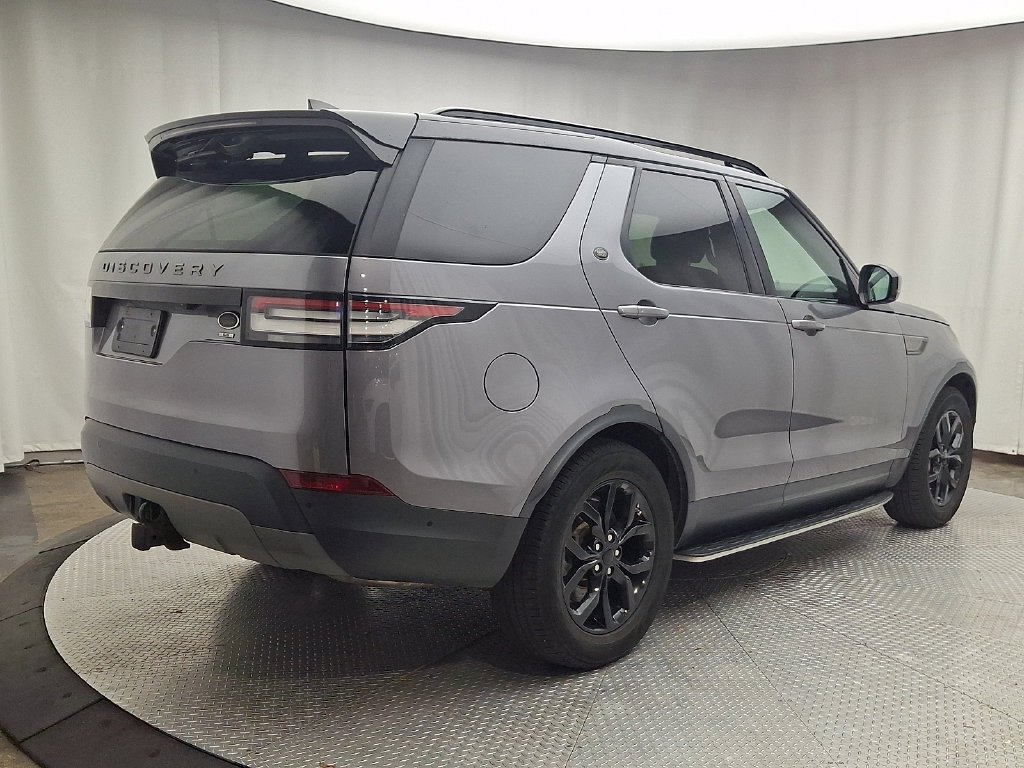 Used 2020  Land Rover SE image 4