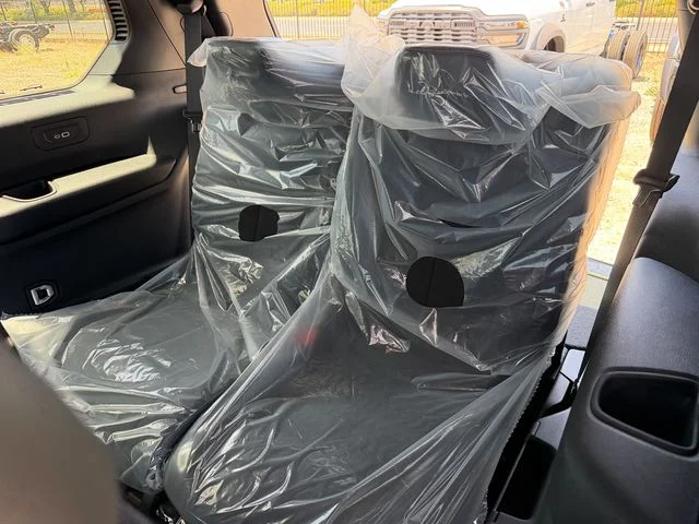 New 2026 Bright White Clear-Coat Exterior Paint Jeep Laredo image 24
