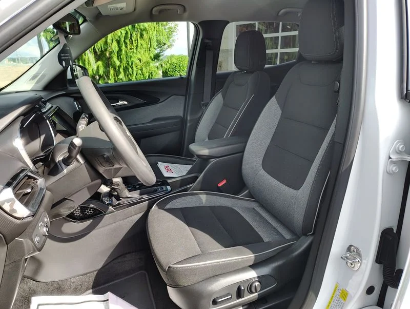Used 2023 White Chevrolet LT image 12