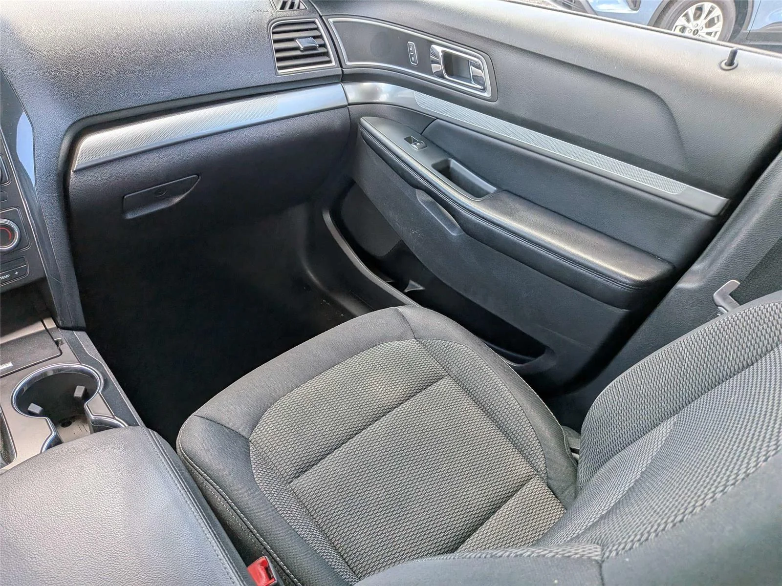 Used 2017  Ford XLT image 16