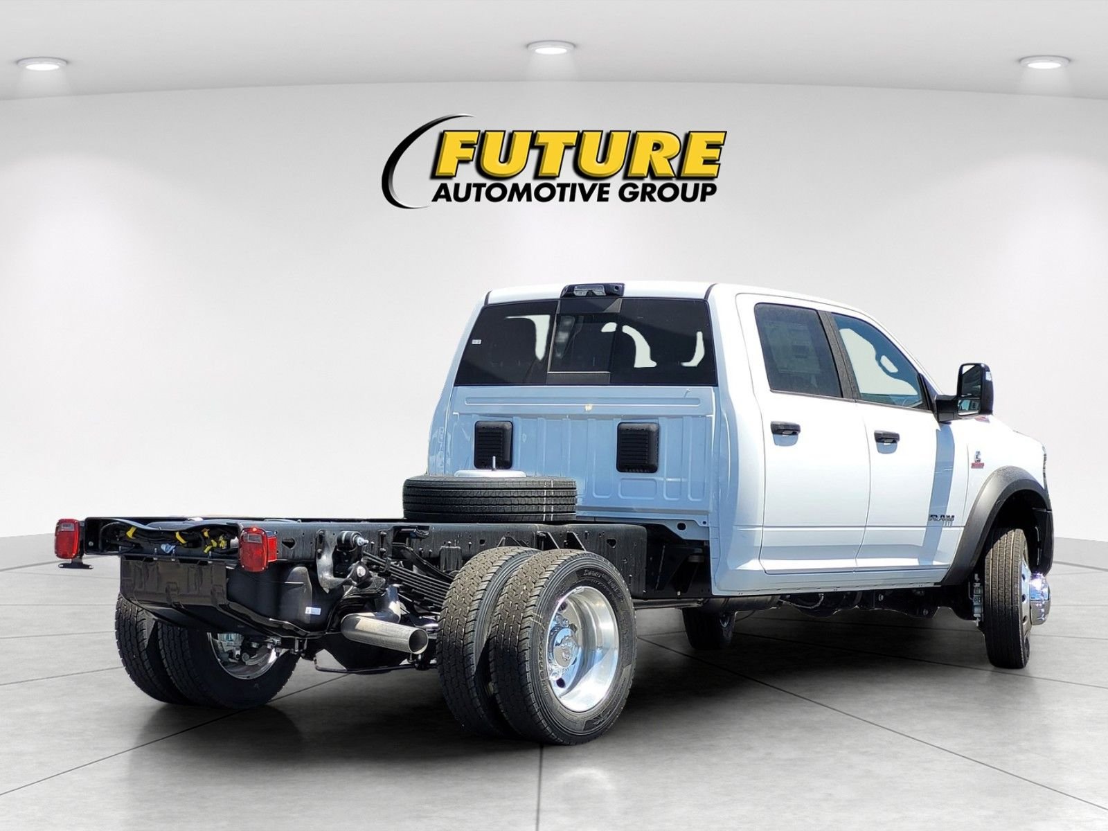 New 2025 Bright White Clear-Coat Exterior Paint RAM Tradesman image 5
