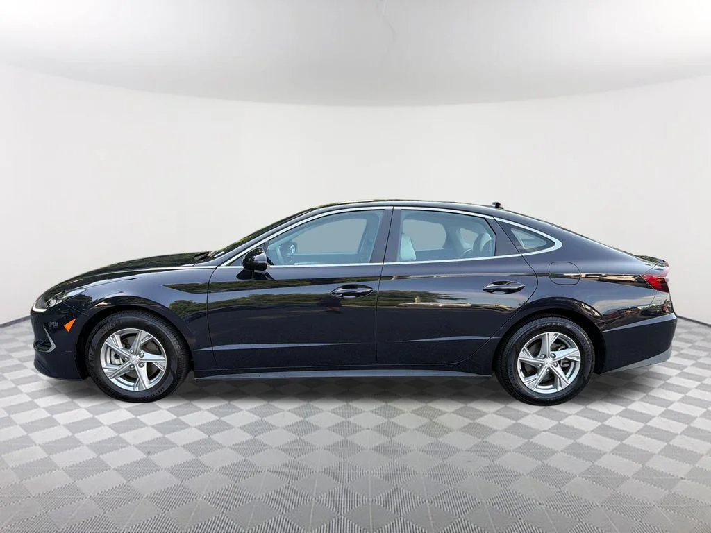 Used 2023 Blue Hyundai SE image 8