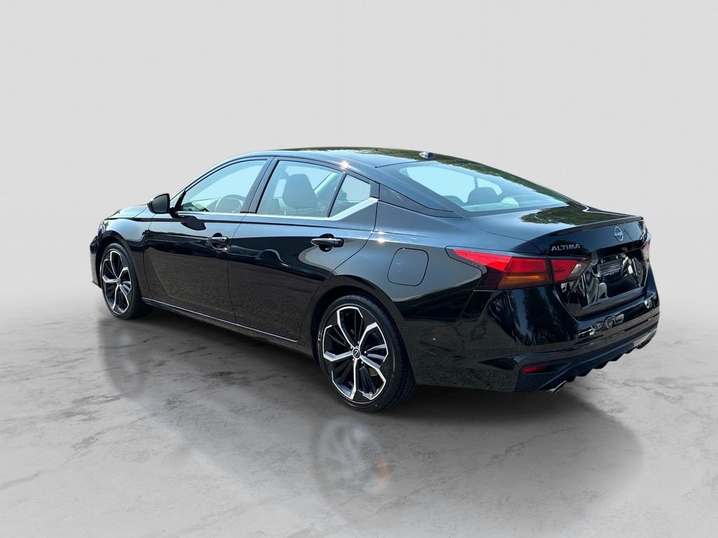Used 2024 Black Nissan 2.5 SR image 5