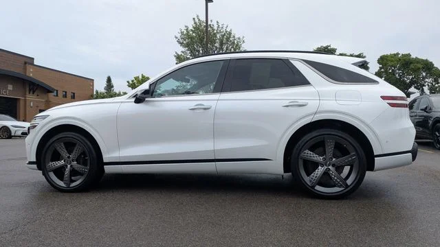 Used 2023 White Genesis 2.5T Sport Prestige image 4