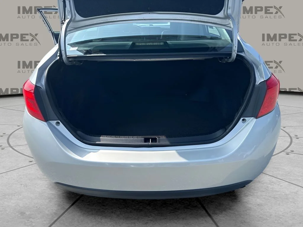 Used 2017 Silver Toyota SE image 18