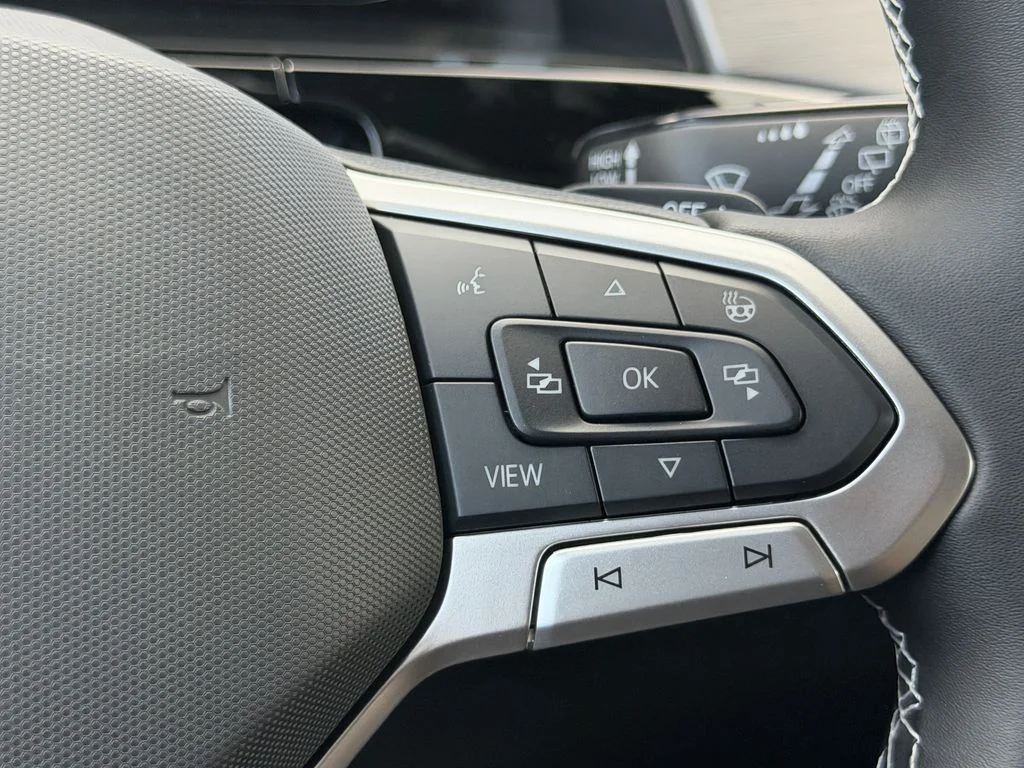 New 2026 White/off-white Volkswagen SE w/Technology image 32