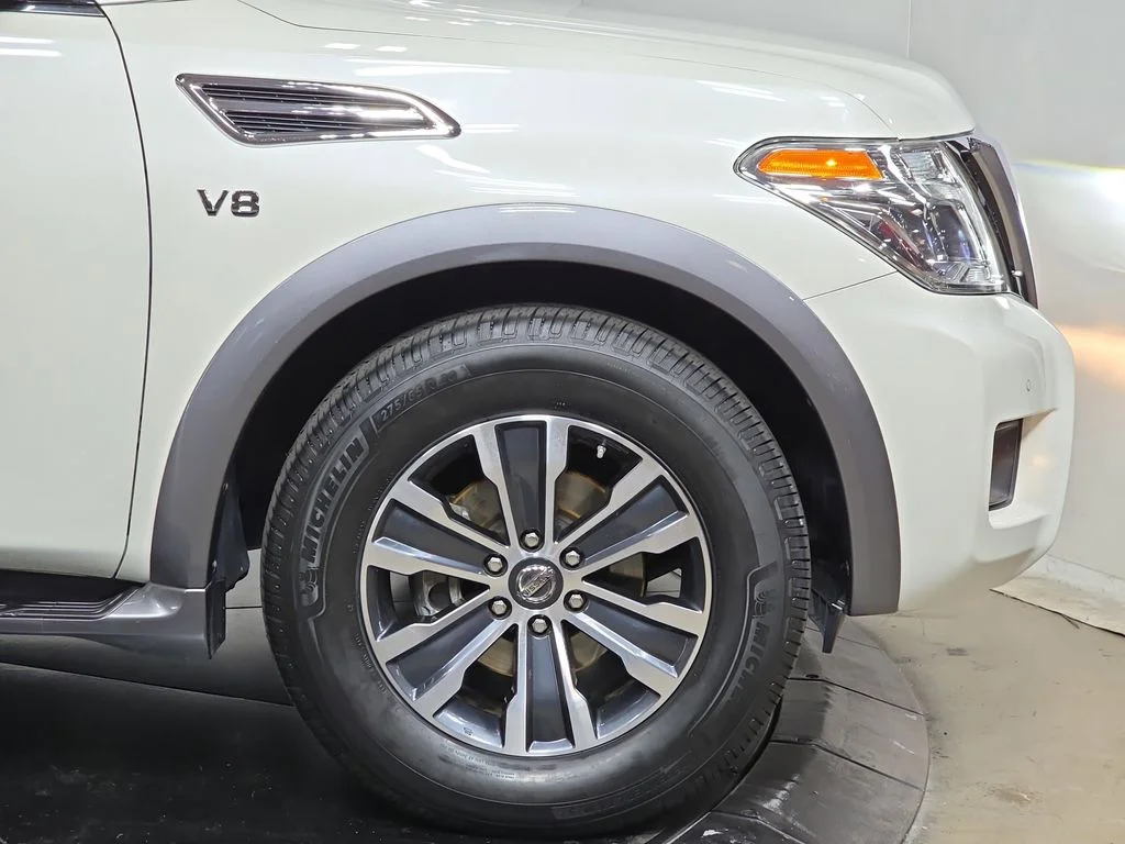 Used 2017 White Nissan SL image 11