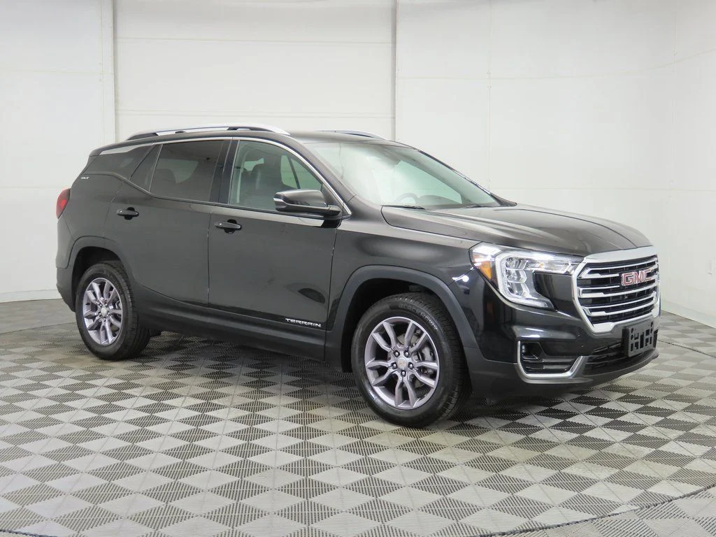 Used 2023 Black GMC SLT image 3
