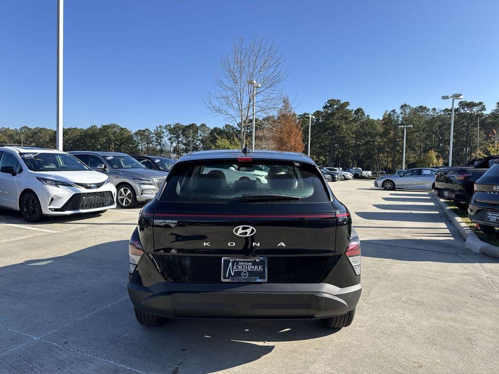 New 2026 Abyss Black Hyundai SE FWD image 19
