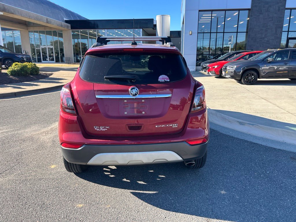 Used 2018 Red Buick Preferred image 4