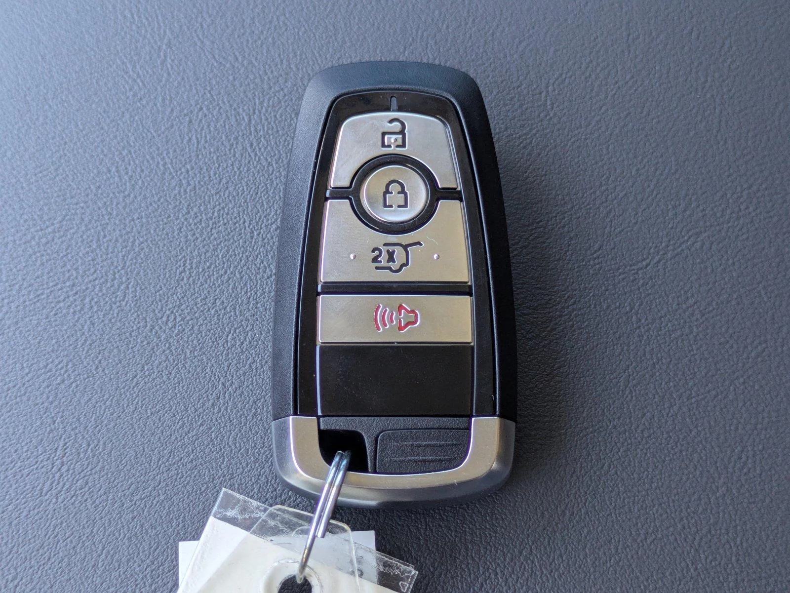 New 2026 Space White Metallic Ford Active image 33