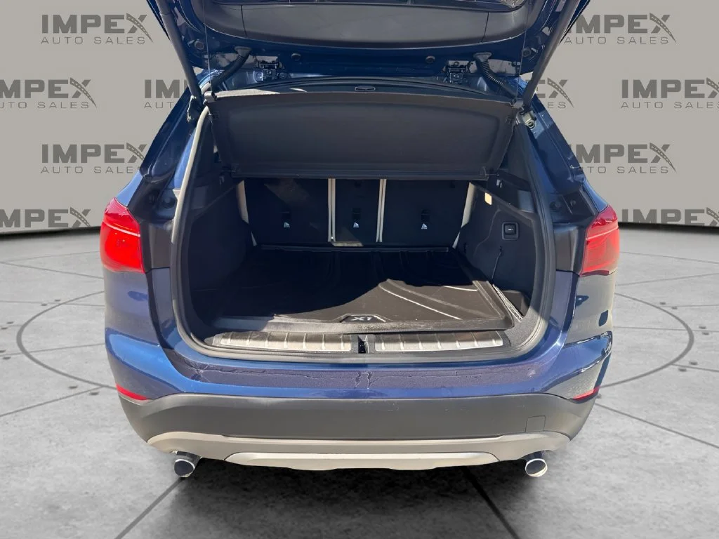 Used 2018 Blue BMW sDrive28i image 23