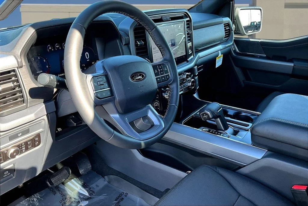 New 2026 Agate Black Metallic Ford XLT image 7