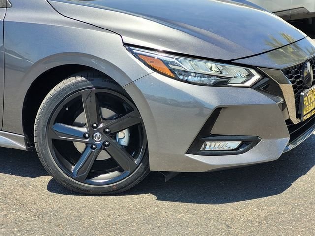 Used 2022 Gray Nissan SR image 9
