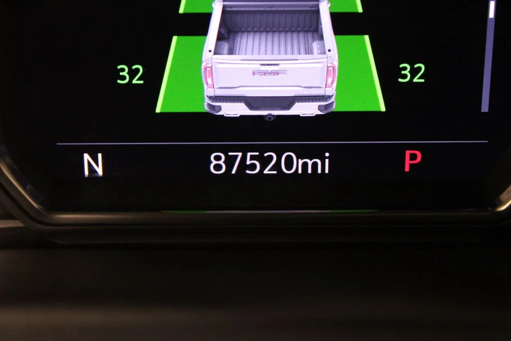 Used 2022 White GMC AT4 image 28