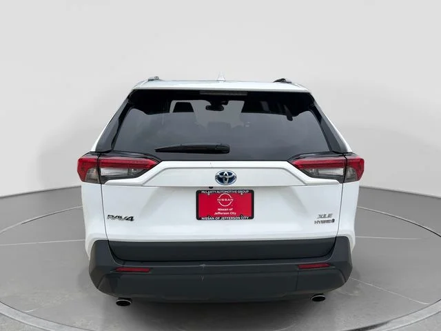 Used 2024 White Toyota XLE image 5