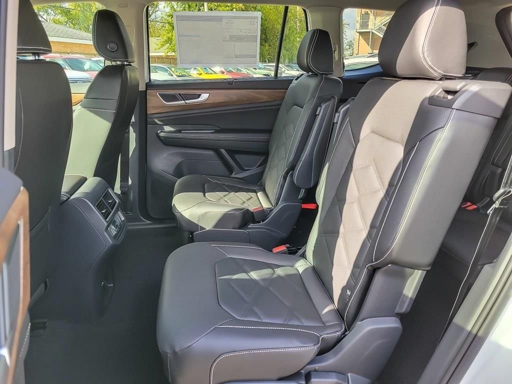 2026 Volkswagen Atlas SE w/Tech - Photo 11