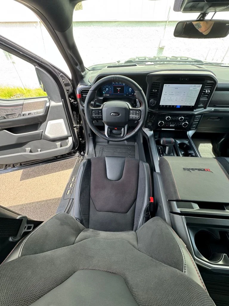 2025 Ford F-150 Raptor - Photo 27