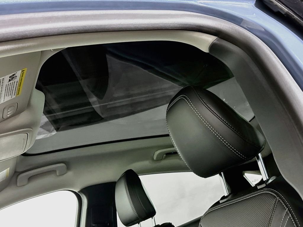 Used 2023 Vapor Blue Ford Premium image 18