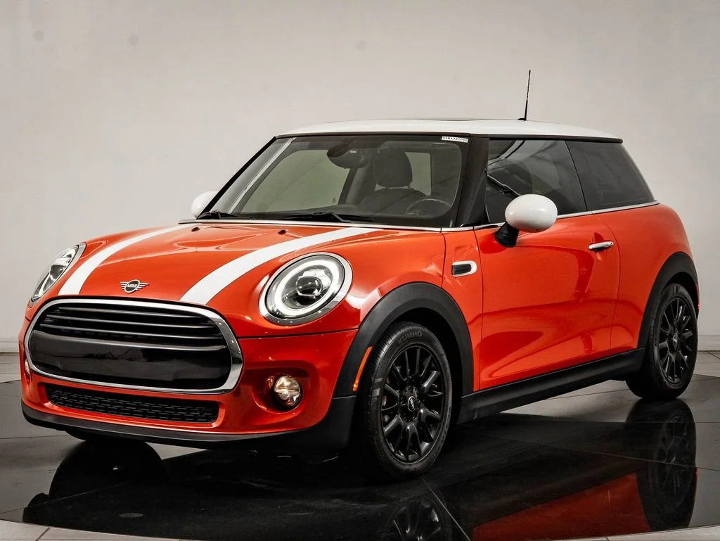 2019 MINI Hardtop Cooper Signature's photo