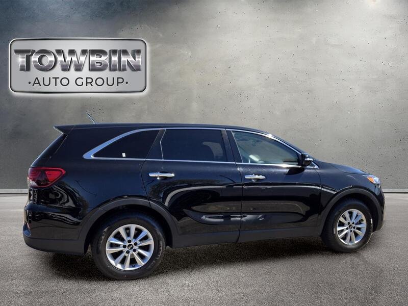 Used 2020 Ebony Black KIA L FWD image 3