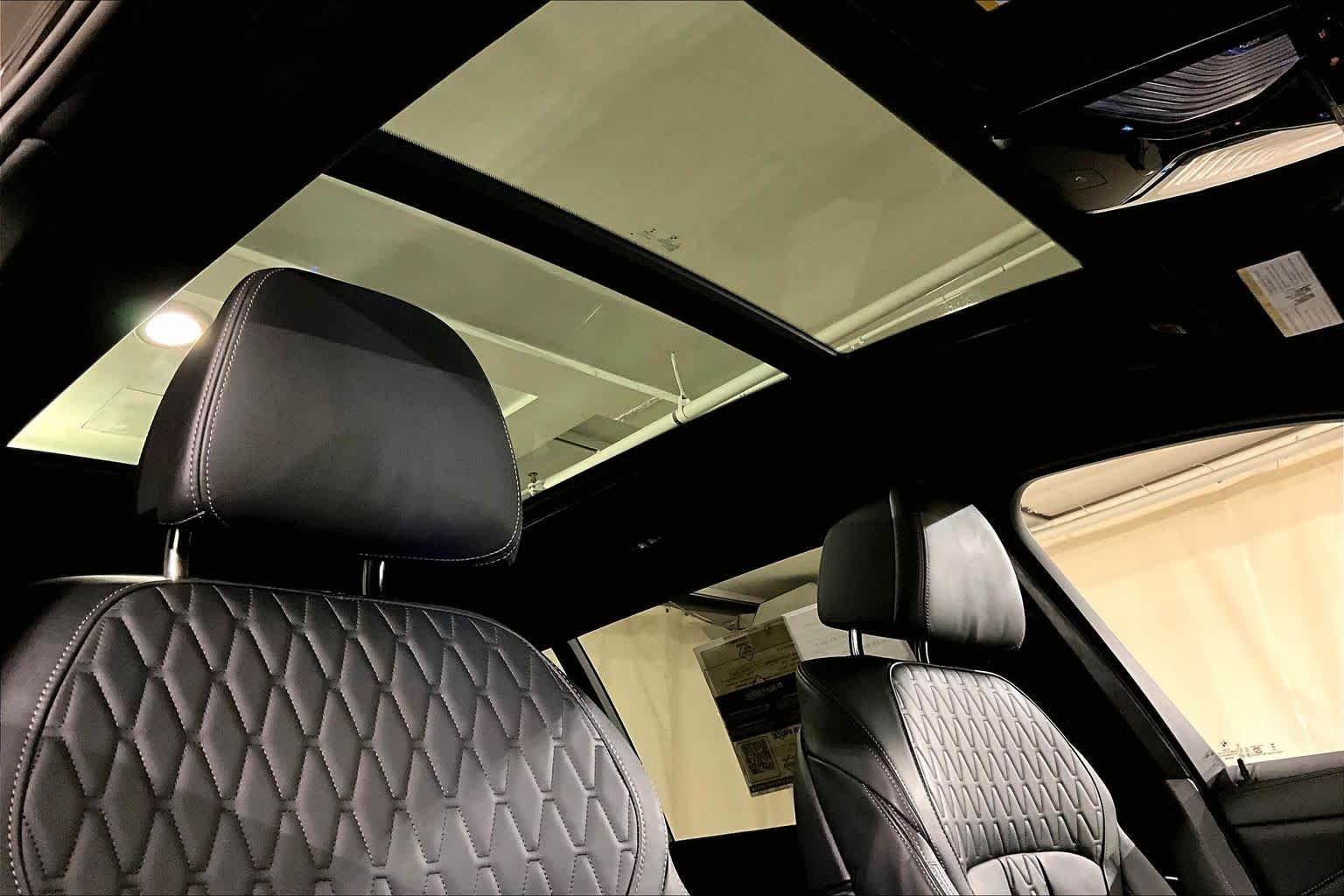 Used 2022 Black Sapphire Metallic BMW M50i image 13