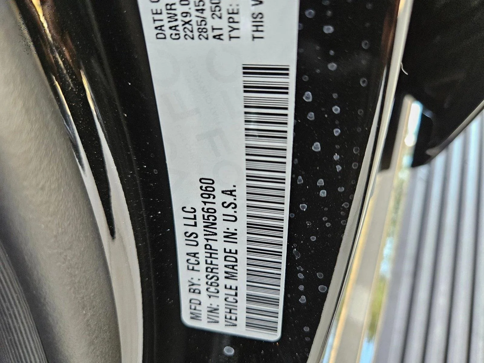 New 2027 Diamond Black Crystal Pearl-Coat Exterior Paint RAM Limited image 17
