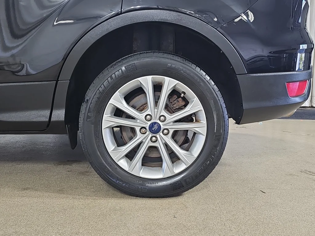 Used 2018 Black Ford SE image 37