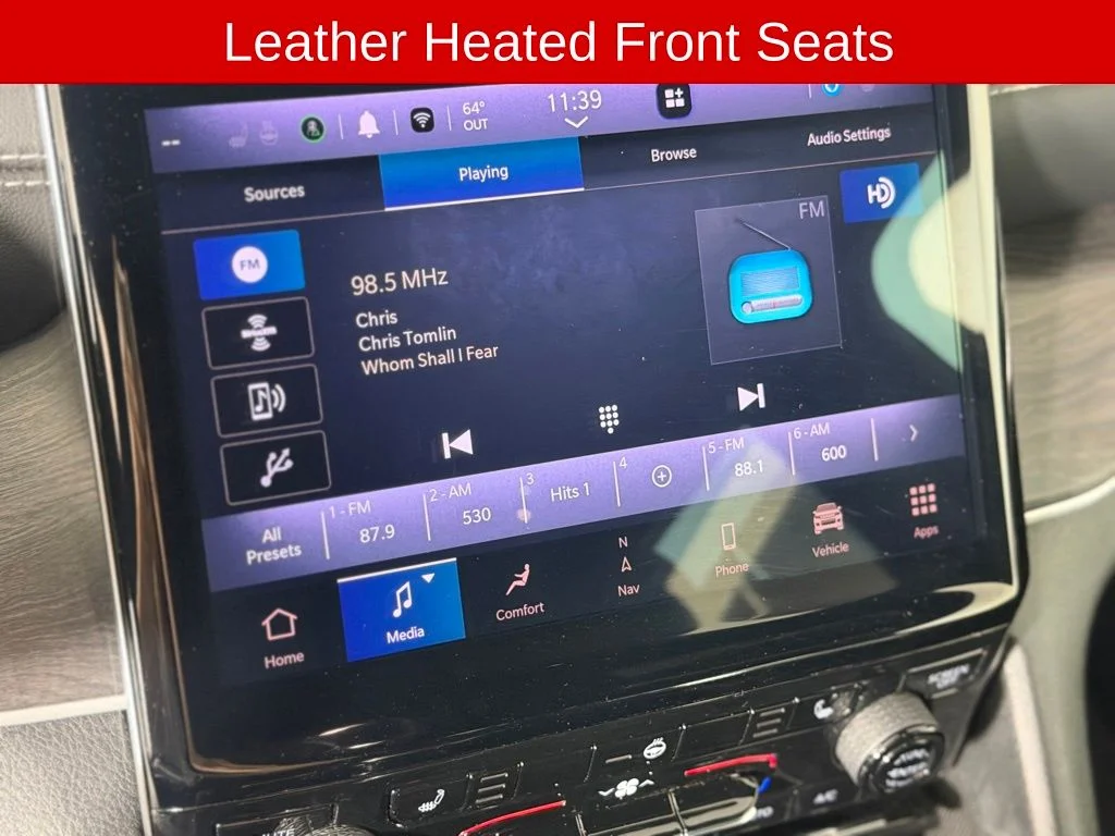 Used 2024 Velvet Red Pearlcoat Jeep Limited image 4