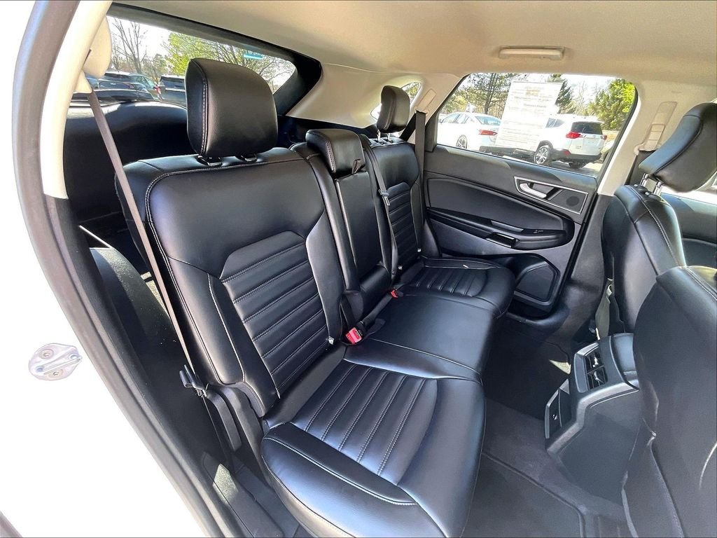 Used 2024 White Ford SEL image 19