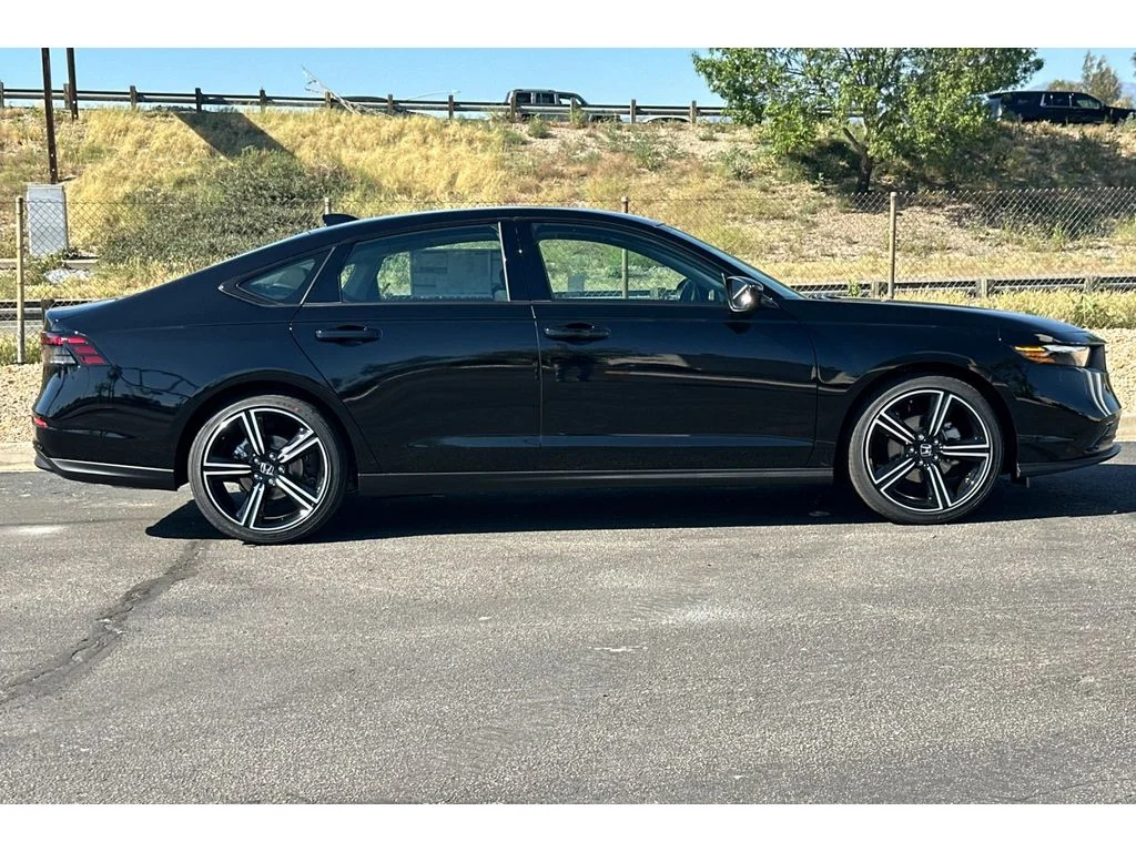 New 2026 Crystal Black Pearl Honda SE image 3